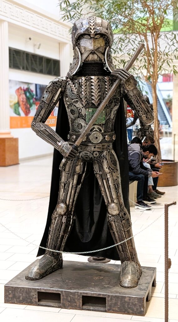 shopping-palace-vystava-monsters-exponat-3