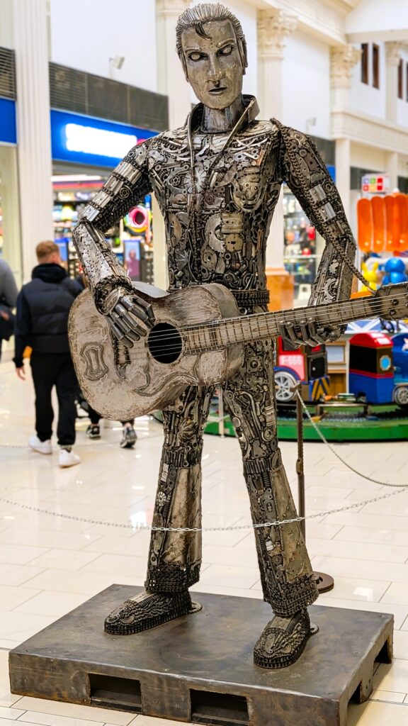 shopping-palace-vystava-monsters-exponat-4