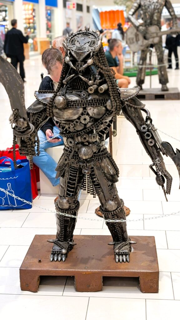 shopping-palace-vystava-monsters-exponat-5